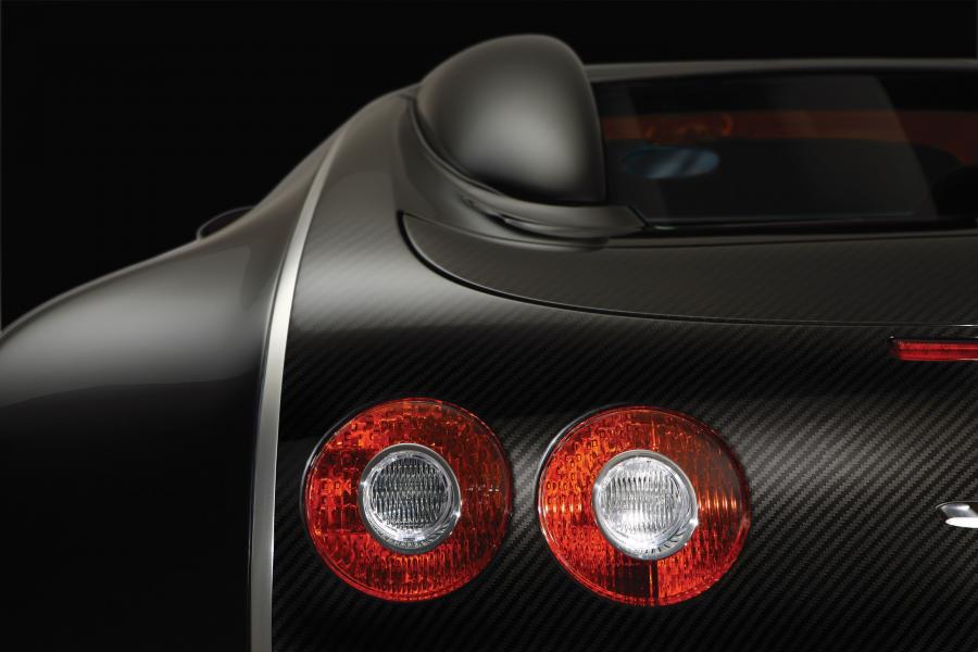  Bugatti Veyron 16.4 Sang Noir 2008 года  (фото 6 из 13)